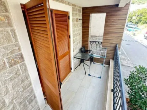 Izdavanje, dvosoban stan, 45m², Gospoština, Budva - image 2