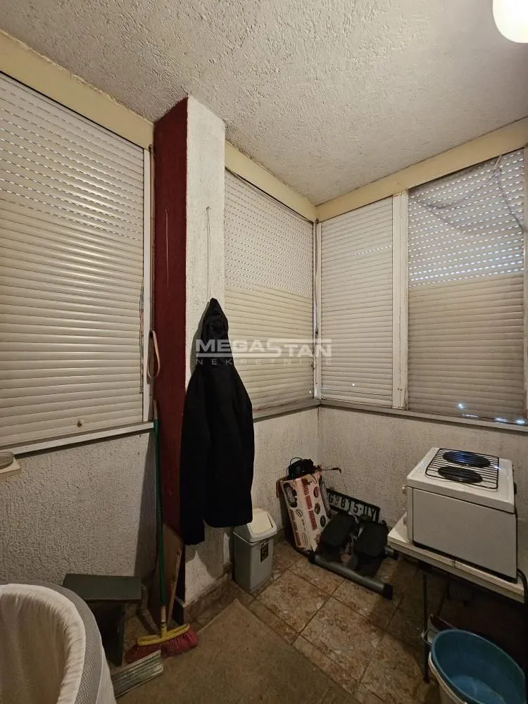 Sale, three bedroom apartment, 69m², Karaburma, Palilula Sve Podlokacije