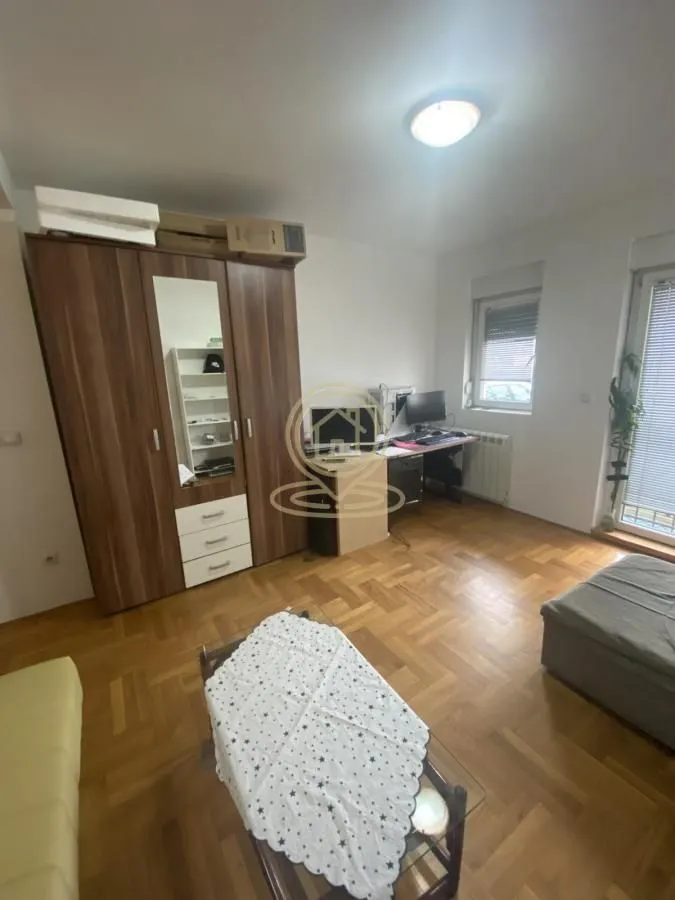 Izdavanje, jednosoban stan, 33m², Cvetkova Pijaca, Zvezdara Sve Podlokacije