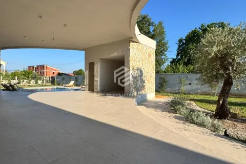 Izdavanje, kuća, 295m², Begovina, Danilovgrad - image 7