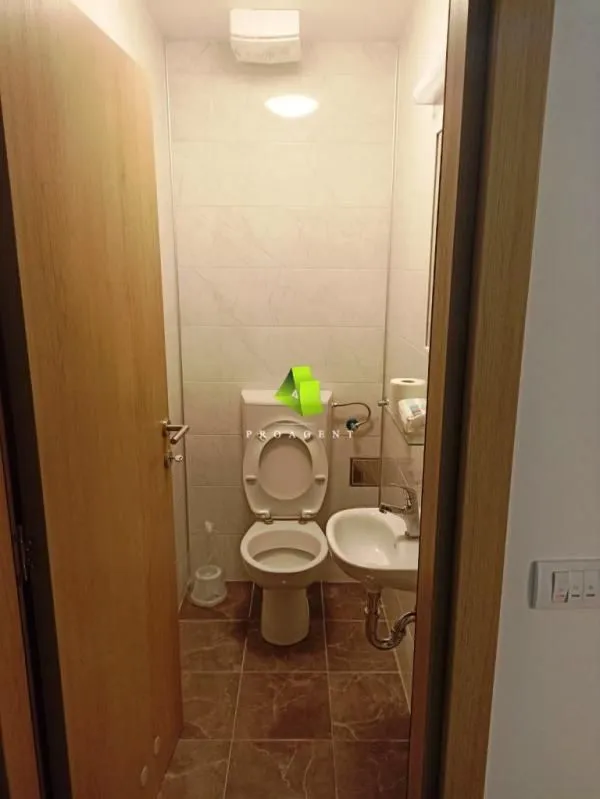 Izdavanje, dvosoban stan, 67m², Medijana, Niš