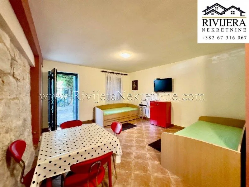Prodaja, kuća, 250m², Strp, Kotor