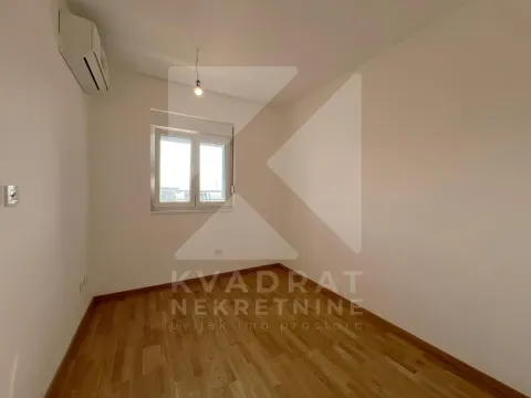 Prodaja, trosoban stan, 104m², Stari Aerodrom, Podgorica - image 21