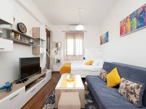 Izdavanje, garsonjera, 30m², Stara Varoš, Podgorica - image 1