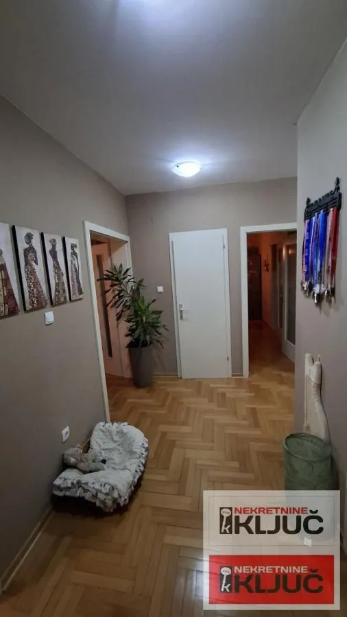 Prodaja, trosoban stan, 98m², Novo naselje, Novi Sad