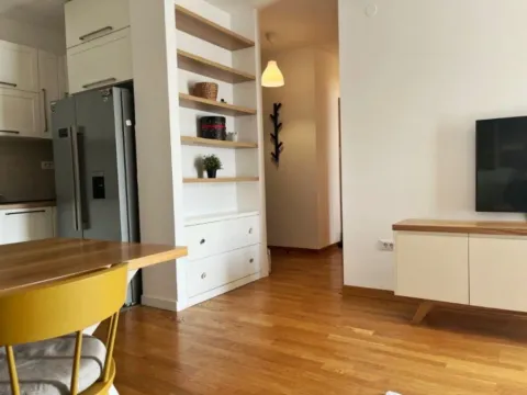 Izdavanje, dvosoban stan, 64m², City Kvart, Podgorica - image 2