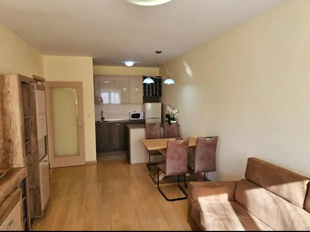 Izdavanje, jednosoban stan, 50m², City Kvart, Podgorica
