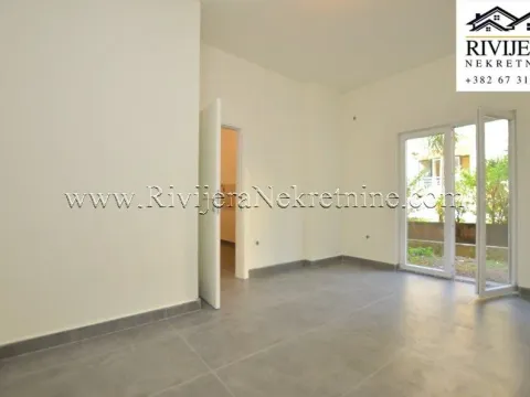 Sale, two bedroom apartment, 74m², Đenovići, Herceg Novi