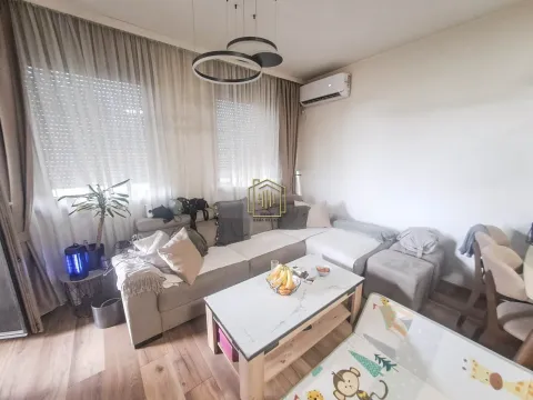 Prodaja, jednosoban stan, 40m², Stari Aerodrom, Podgorica - image 1