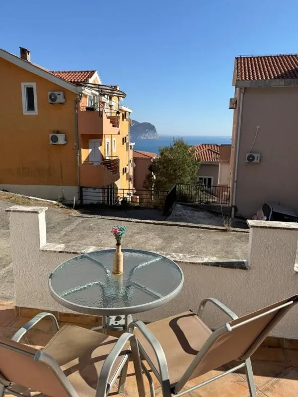 Sale, one bedroom apartment, 50m², Petrovac, Budva