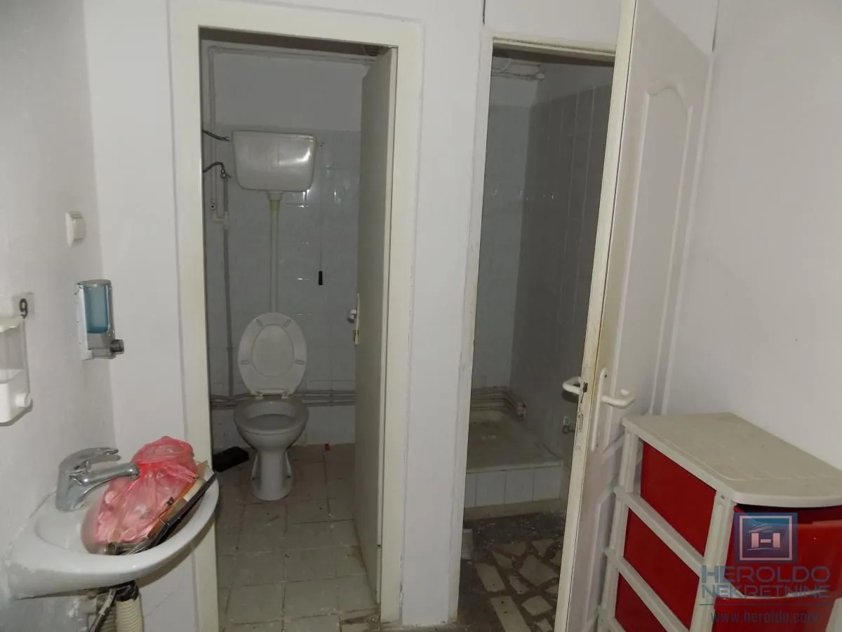 Rent, office space, 1500m², Donje Vidovo, Paraćin