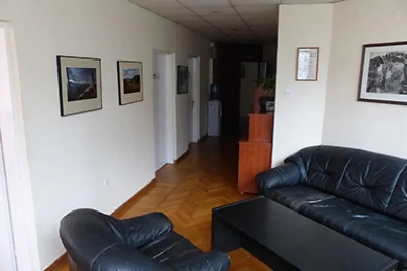 Rent, office space, 300m², Čukarica, Beograd
