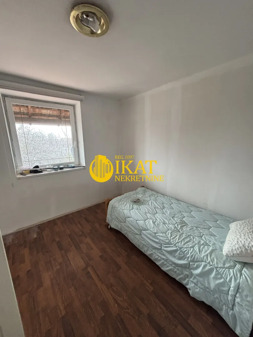 Prodaja, kuća, 240m², Surduk, Stara Pazova