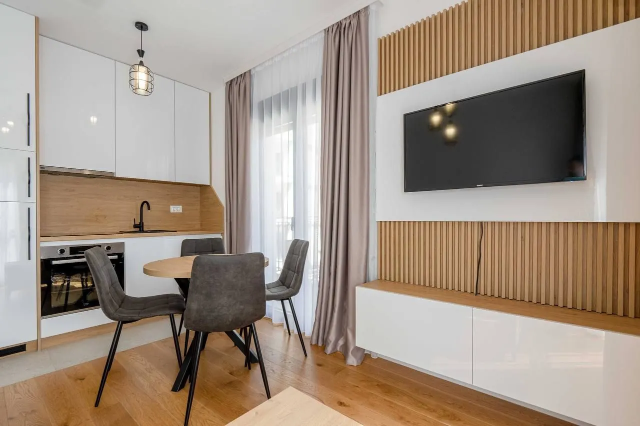 Rent, two bedroom apartment, 70m², Bečići, Budva