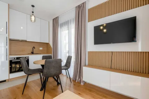 Rent, two bedroom apartment, 70m², Bečići, Budva - image 6