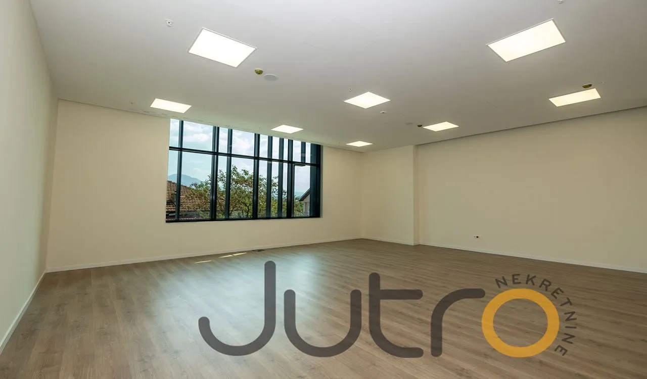 Prodaja, poslovni prostor, 2542m², Podgorica, Crna Gora
