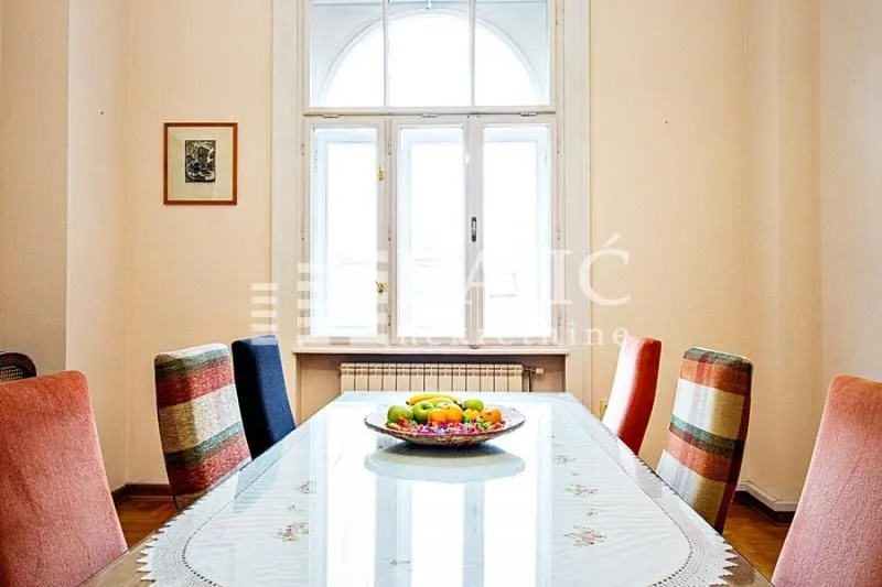Rent, four bedroom apartment, 160m², Stari Grad, Beograd