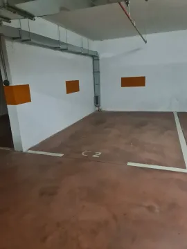 Parking garaža in Kod Capital Plaze