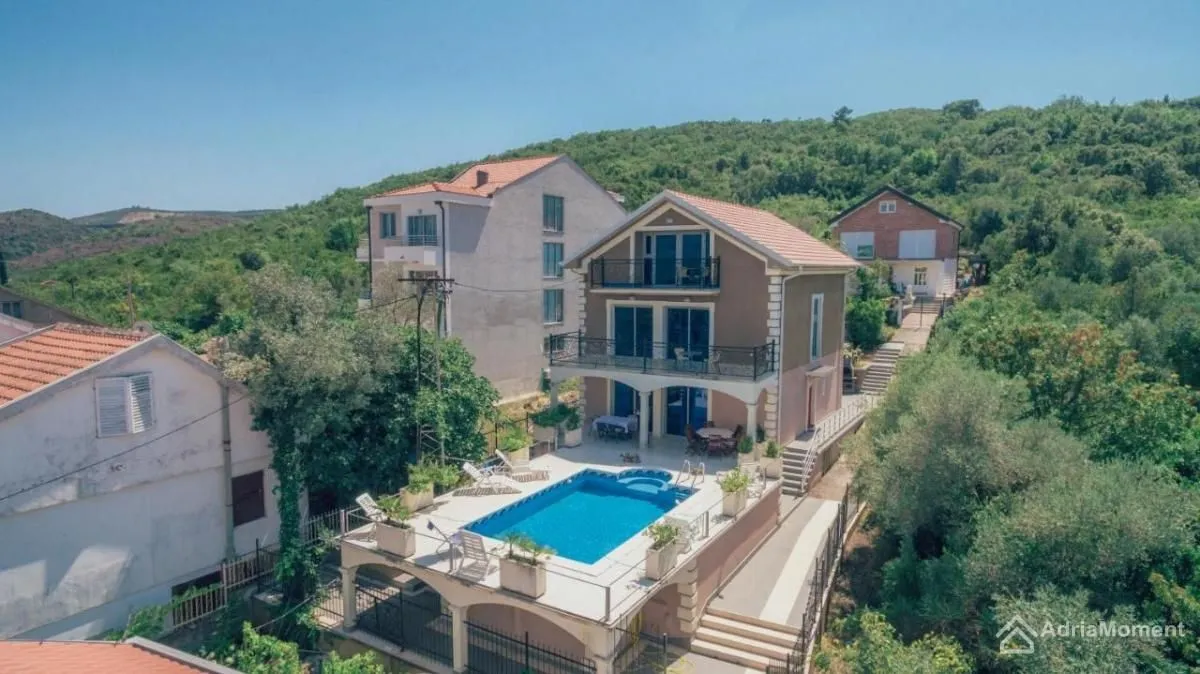 Sale, house, 220m², Đuraševići, Tivat