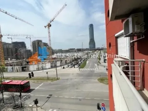 Izdavanje, četvorosoban stan, 80m², Savski Venac, Beograd - image 16