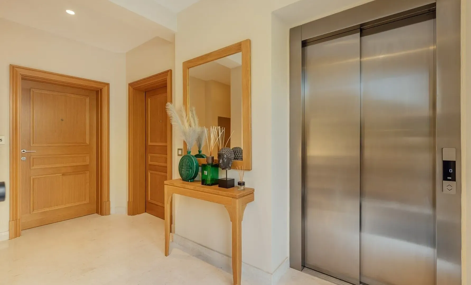 Prodaja, dvosoban stan, 103m², Kotor, Crna Gora