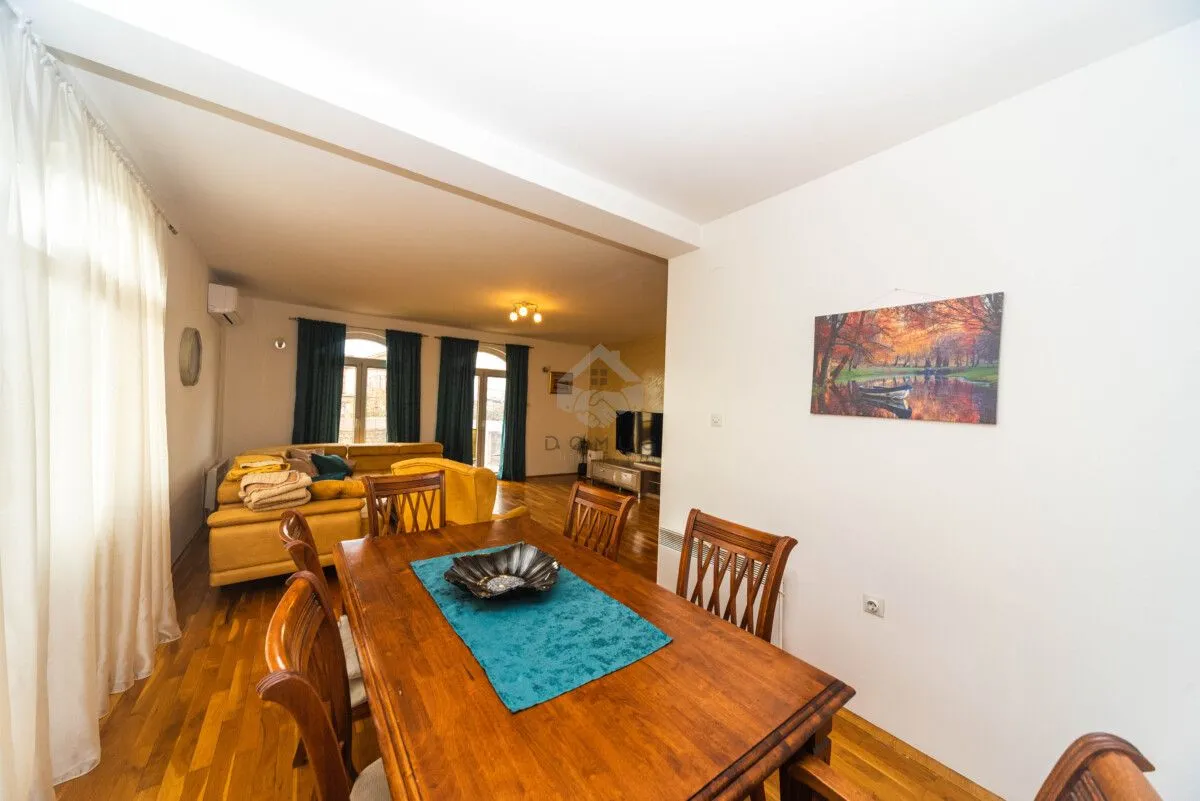 Rent, four bedroom apartment, 180m², Tološi, Podgorica