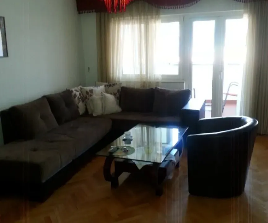 Izdavanje, dvosoban stan, 85m², Preko Morače, Podgorica