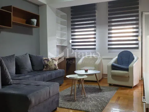 Izdavanje, jednosoban stan, 52m², City Kvart, Podgorica - image 1