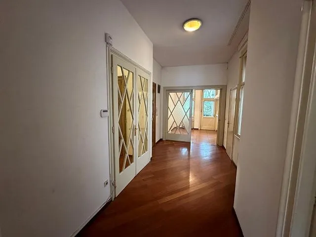 Rent, office space, 305m², Vračar, Šid