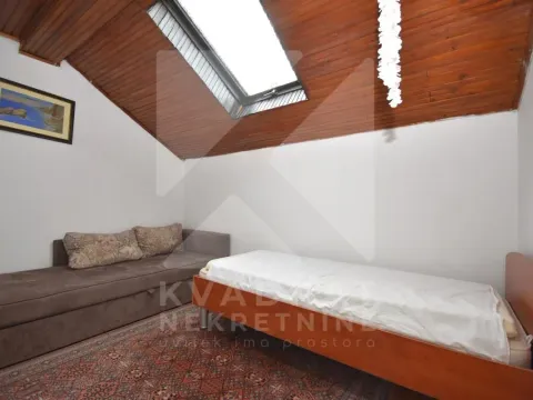 Izdavanje, trosoban stan, 100m², Stari Aerodrom, Podgorica - image 11