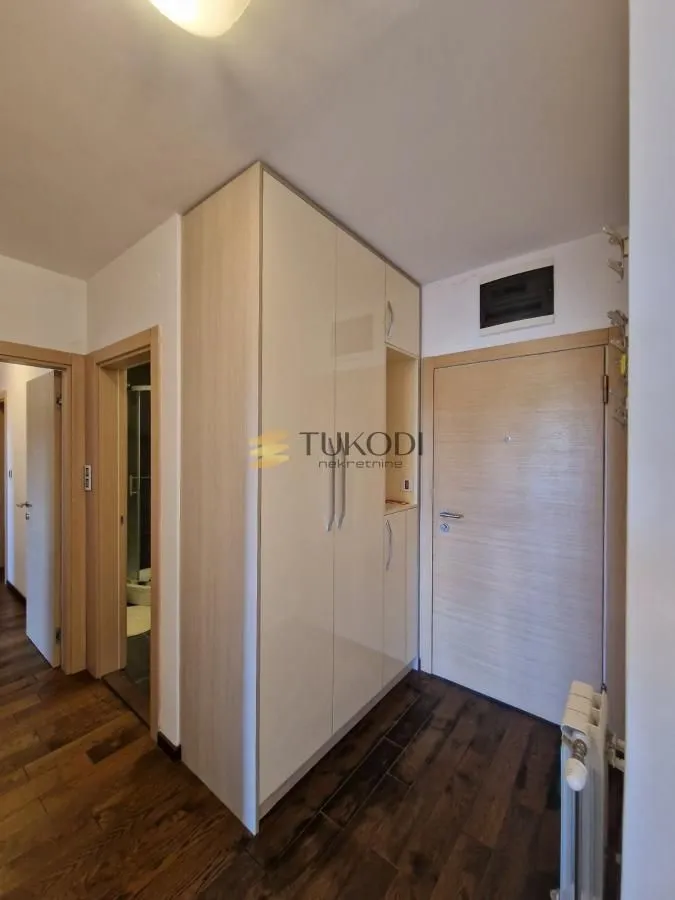 Prodaja, trosoban stan, 86m², Adamovićevo Naselje, Novi Sad Sve Podlokacije