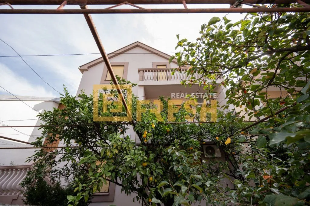 Sale, house, 150m², Stari Aerodrom, Podgorica