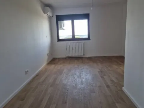 Prodaja, trosoban stan, 71m², Hala Pionir, Palilula Sve Podlokacije - image 7