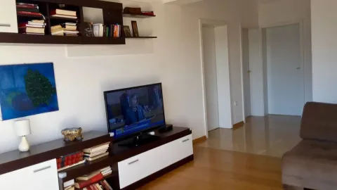 Izdavanje, trosoban stan, 150m², Đenovići, Herceg Novi - image 2