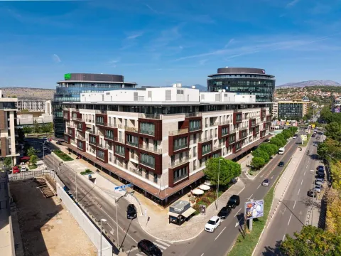 Prodaja, dvosoban stan, 106m², Kod Capital Plaze, Podgorica - image 17