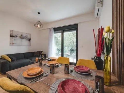 Rent, one bedroom apartment, 39m², Bečići, Budva - image 2