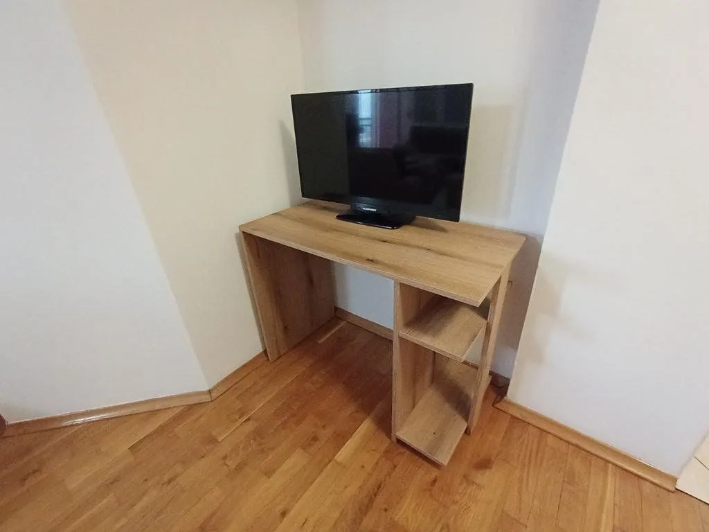 Izdavanje, trosoban stan, 90m², Podgorica, Crna Gora