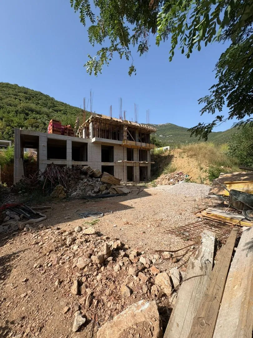 Prodaja, kuća, 690m², Donja Lastva, Tivat
