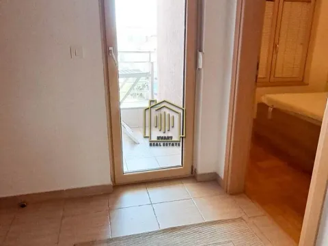 Rent, one bedroom apartment, 43m², Stari Aerodrom, Podgorica - image 11