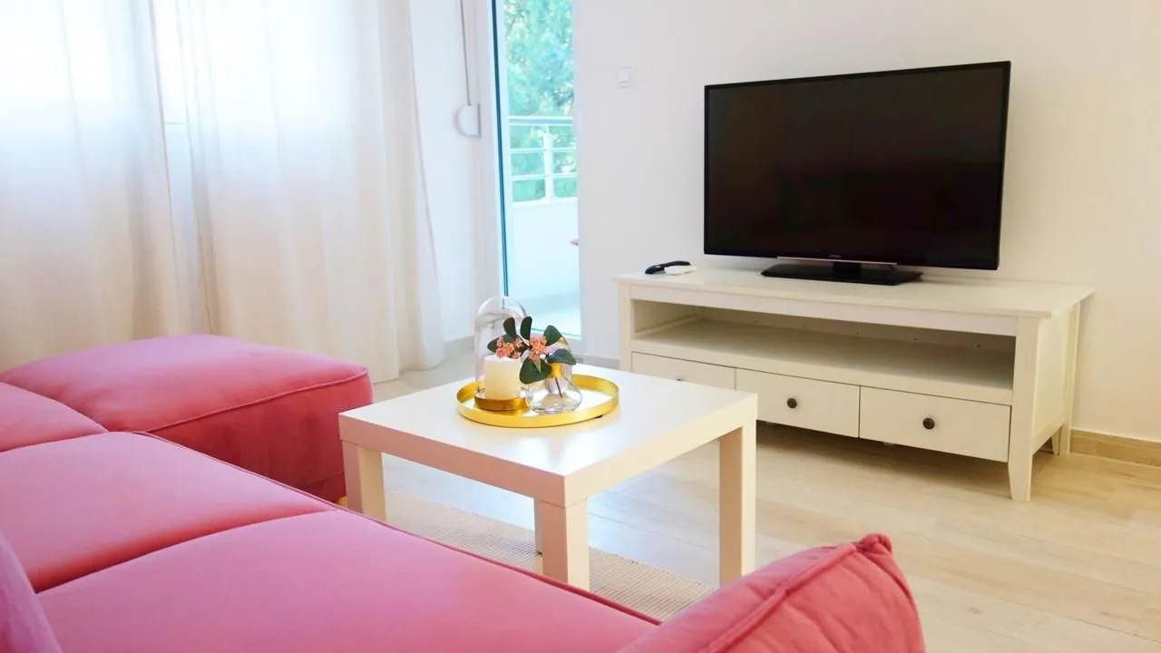 Rent, one bedroom apartment, 46m², Golubovina, Budva