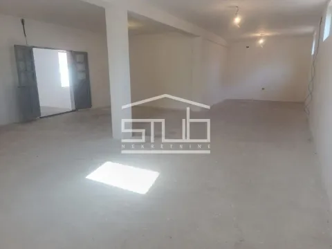 Izdavanje,  poslovni prostor, 160m2, Veliki Mokri Lug, Zvezdara, Beograd