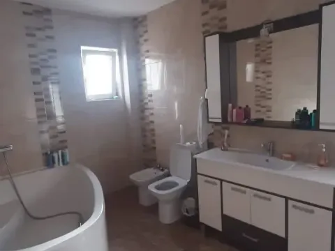 Prodaja, kuća, 207m², Tivat, Crna Gora - image 2