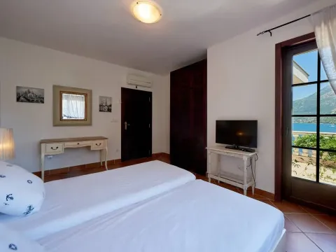 Prodaja, kuća, 235m², Kostanjica, Kotor - image 6