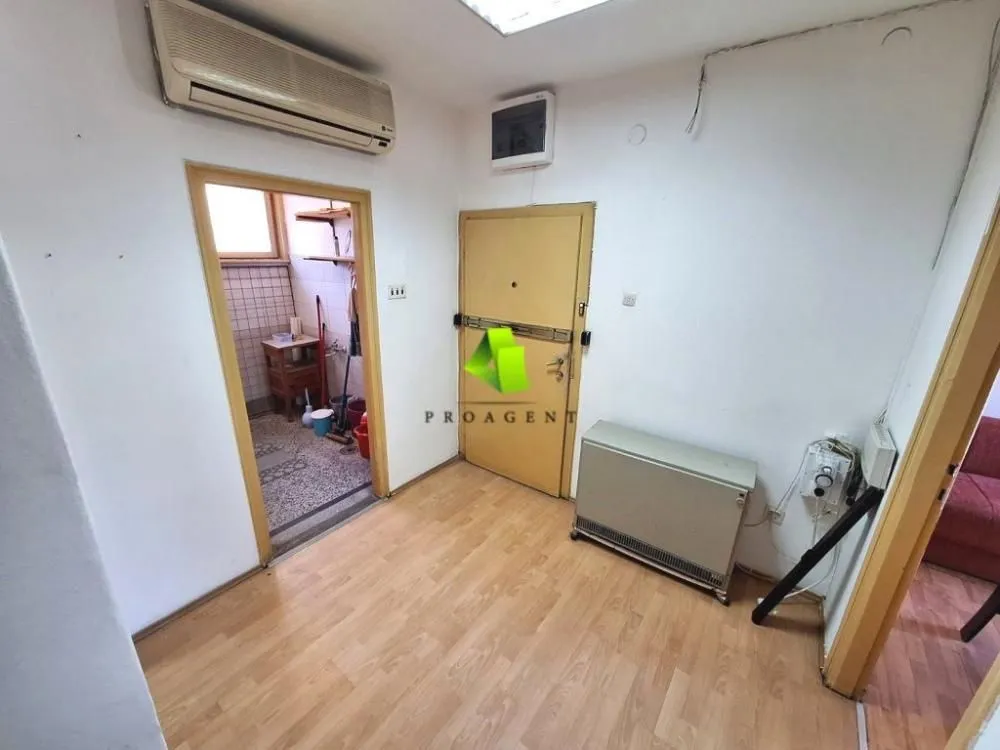 Rent, office space, 67m², Medijana, Niš