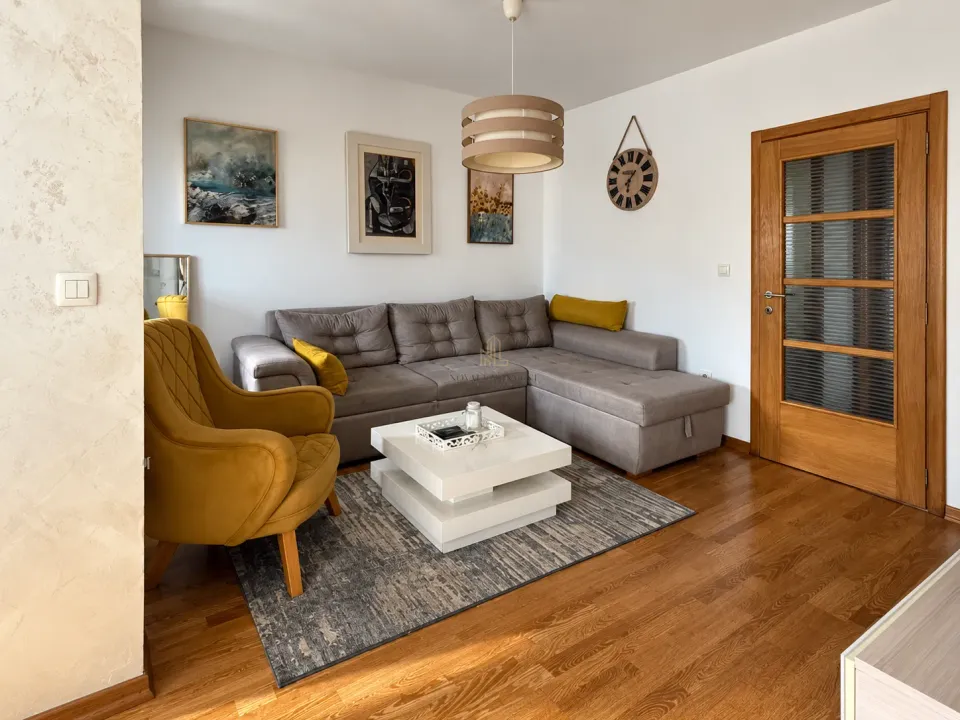 Izdavanje, jednosoban stan, 51m², Blok 9, Podgorica