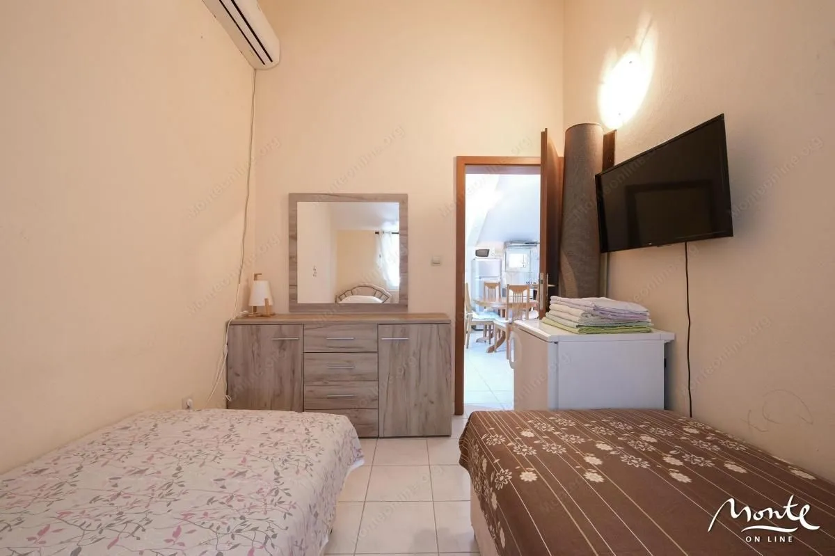 Prodaja, dvosoban stan, 53m², Orahovac, Kotor
