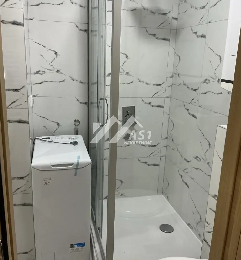 Izdavanje, trosoban stan, 50m², Detelinara, Novi Sad Sve Podlokacije