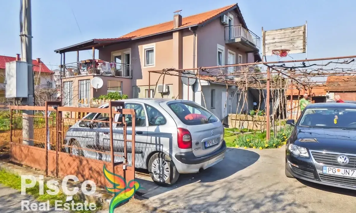 Sale, house, 290m², Tološi, Podgorica