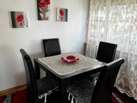 Izdavanje, dvosoban stan, 70m², Centar, Tivat - image 3
