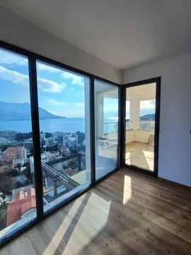 Sale, three bedroom apartment, 186m², Bečići, Budva - image 2